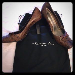 🤎 Kenneth Cole Croc Embossed Pump - Size 6 1/2